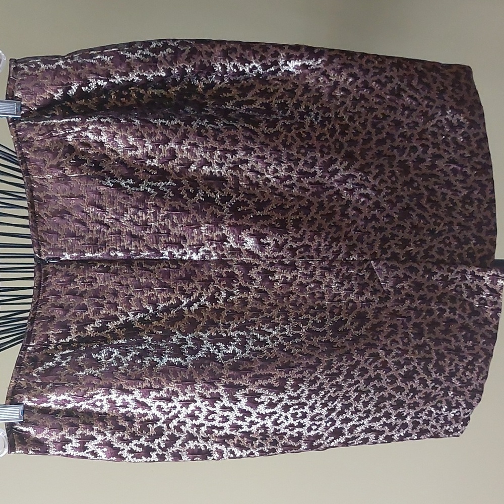 JONES NEW YORK, Size 12, Elegant Metallic Skirt Gold and Brown Color. - Picture 3 of 7